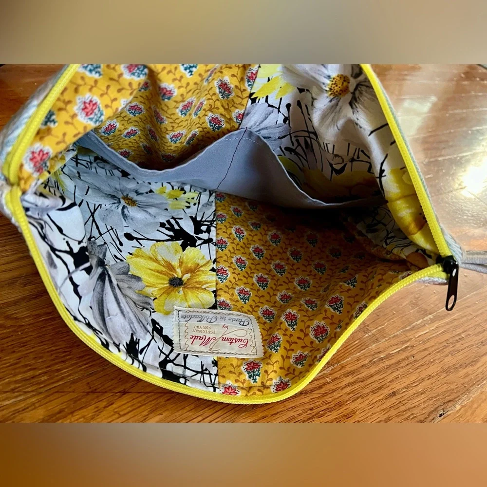 Designer Fabrics IPad Case - Yellow Flower